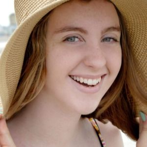 Meet your Posher, Hayley